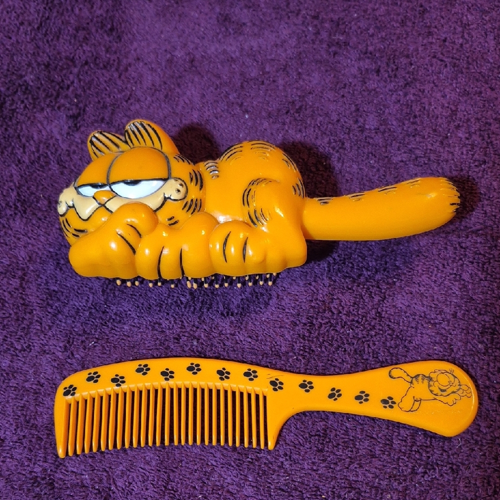 Orange Garfield Kids Comb and Brush Set 1978 Collectors Item - Picture 1 of 9